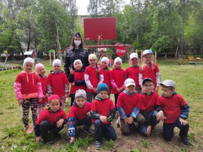 Детский сад № 25 г.Первоуральска поддержал всероссийскую акцию «Безопасность детства 2021»